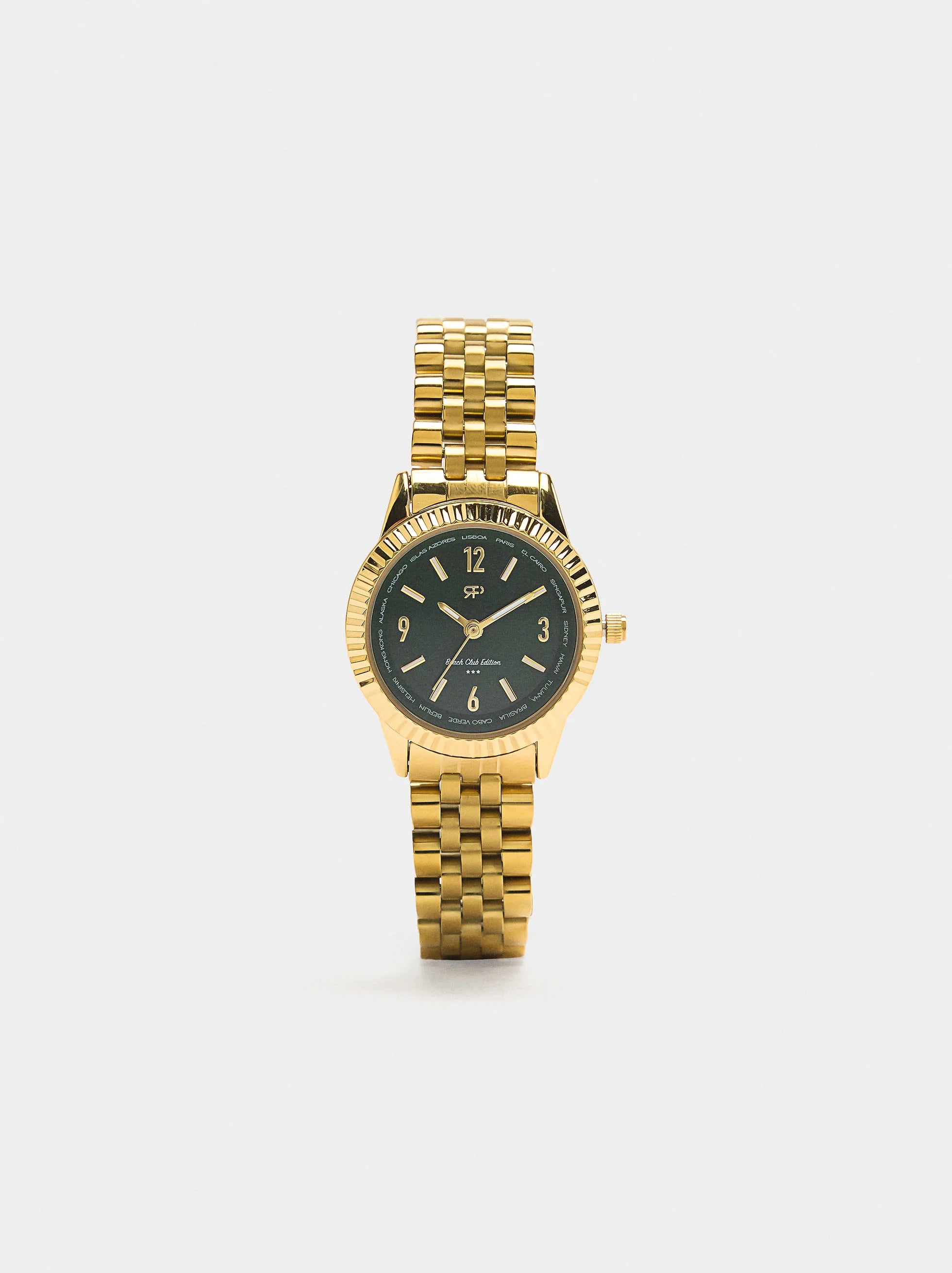 Round watch with stainless steel bracelet