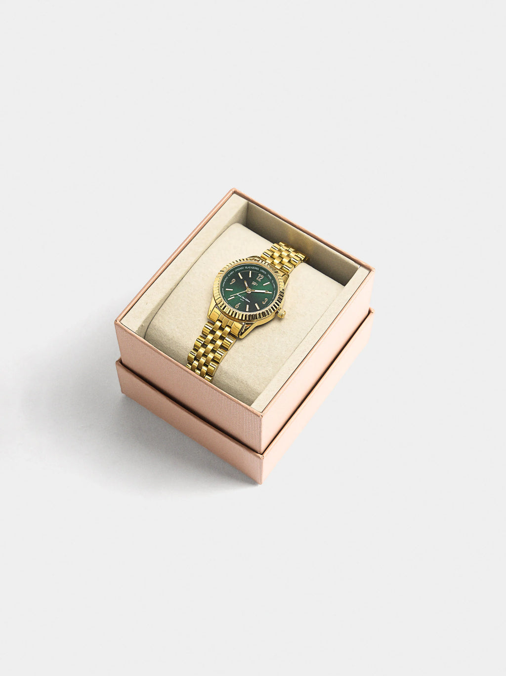 Round watch with stainless steel bracelet