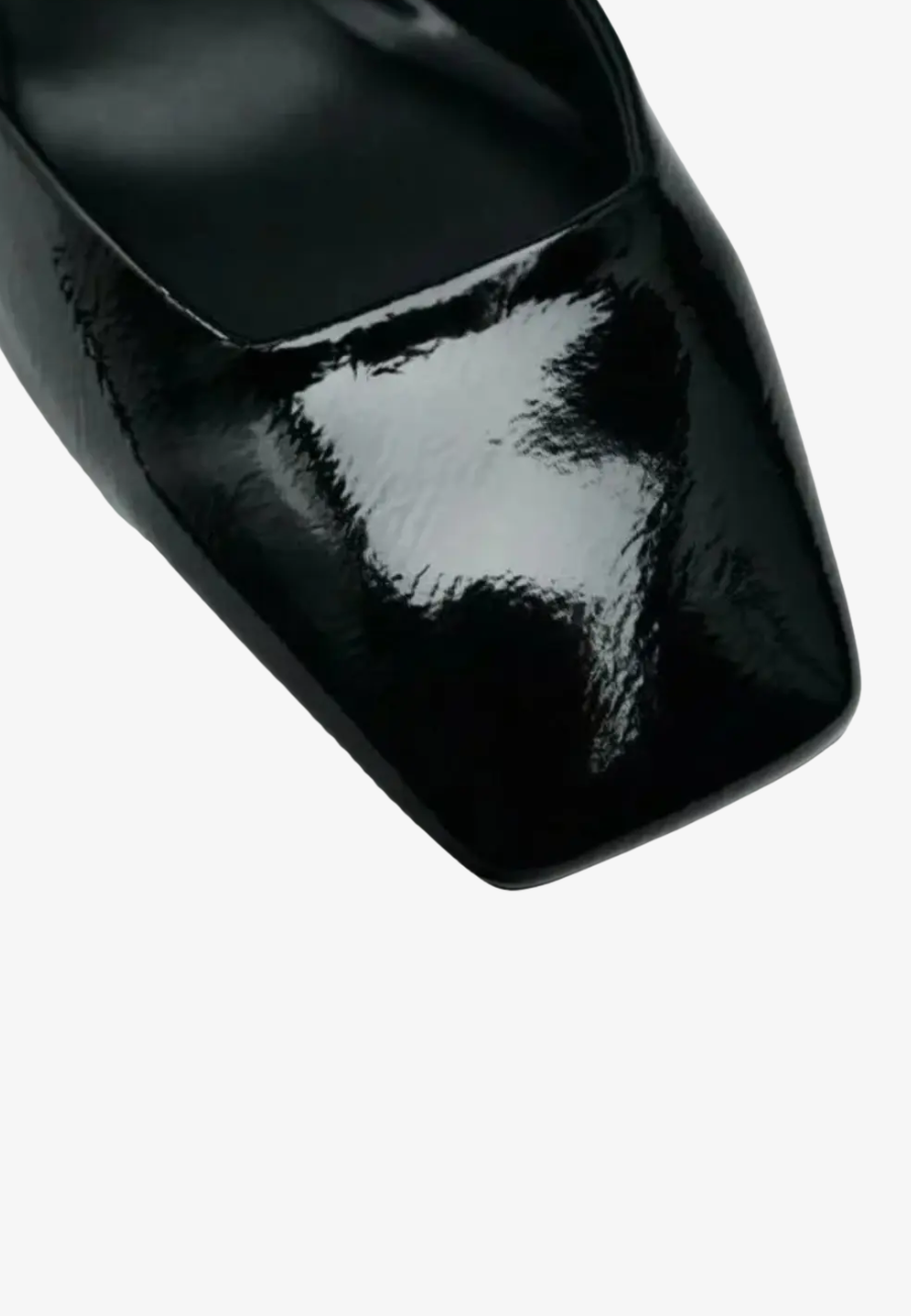 ZARA Buckled block heel shoes