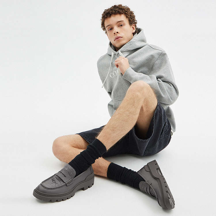 Loafer
With Signature Print