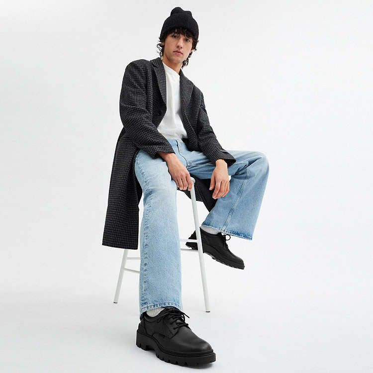 Cameron Derby
In Signature Leather