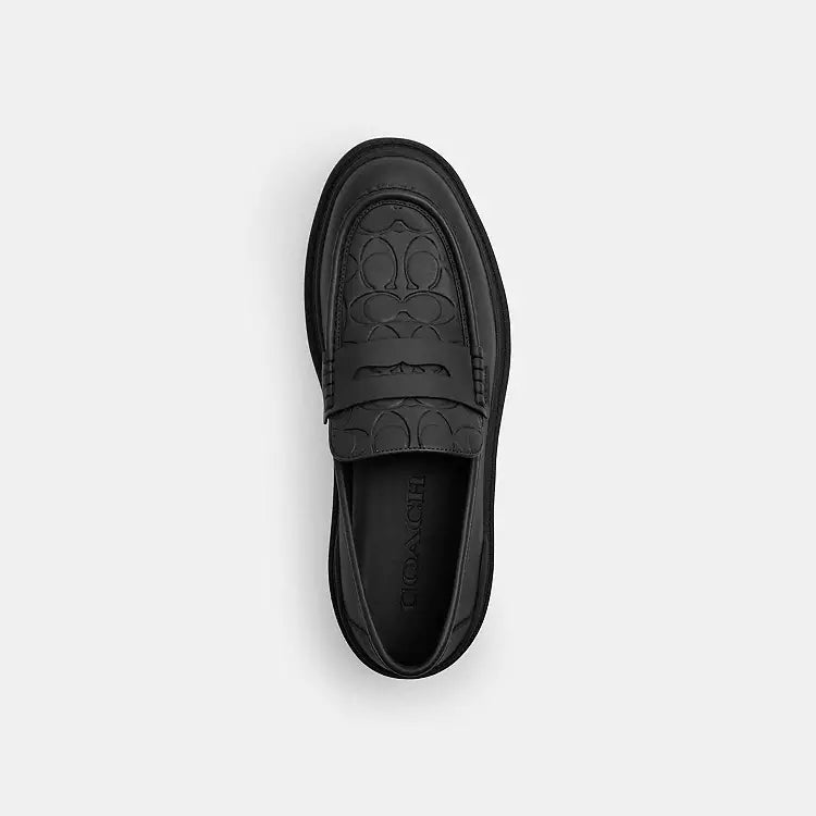 Loafer
With Signature Print